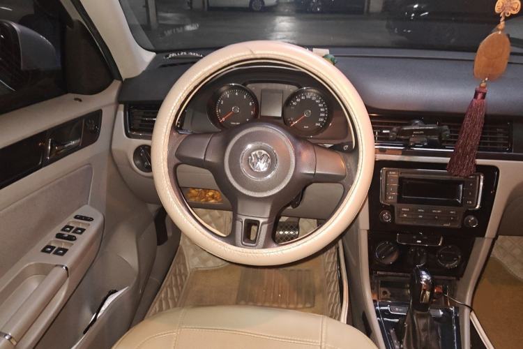 Used Volkswagen Bora 2013 1.6L Automatic Fashion Model Steering Wheel