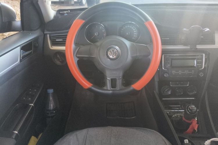Used Volkswagen Bora 2013 1.6L Manual Fashion Edition Steering Wheel
