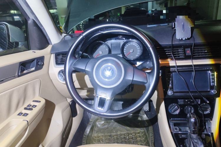 Used Volkswagen Bora 2013 1.6L Automatic Comfort Model Steering Wheel