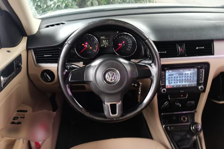 Used Volkswagen Bora 2013 1.6L Manual Comfort Model Steering Wheel