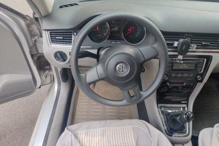 Used Volkswagen Bora 2013 1.6L Manual Fashion Edition Steering Wheel