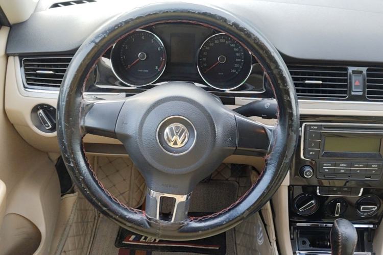 Used Volkswagen Bora 2013 1.6L Automatic Comfort Model Steering Wheel