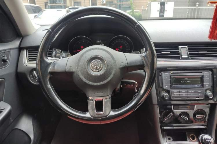 Used Volkswagen Bora 2013 1.6L Manual Comfort Model Steering Wheel