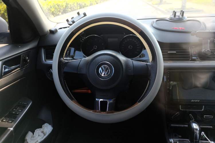 Used Volkswagen Bora 2013 1.6L Automatic Comfort Model Steering Wheel