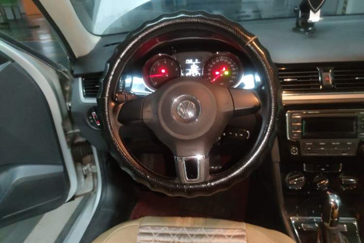 Used Volkswagen Bora 2013 1.6L Automatic Comfort Model Steering Wheel