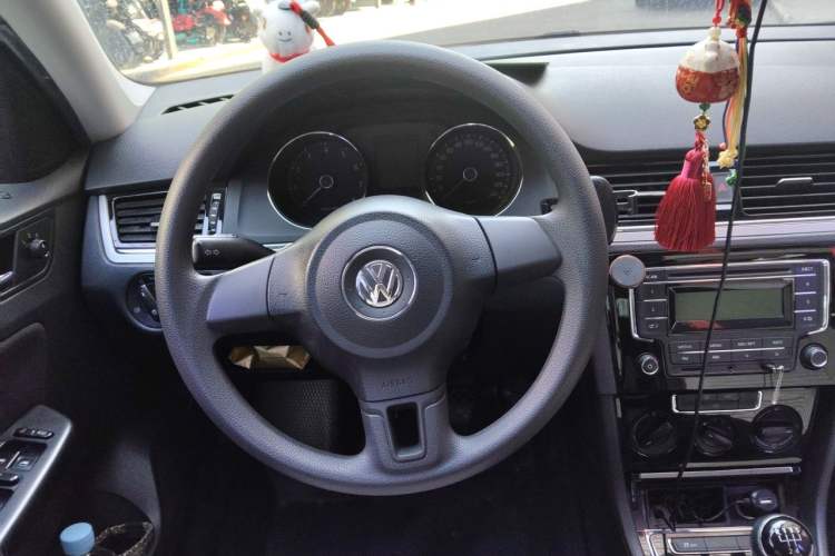 Used Volkswagen Bora 2013 1.6L Manual Fashion Edition Steering Wheel