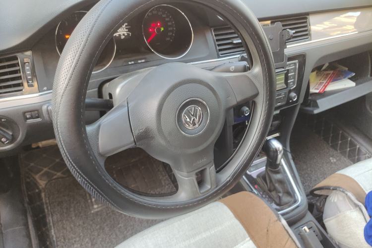 Used Volkswagen Bora 2013 1.6L Automatic Fashion Model Steering Wheel