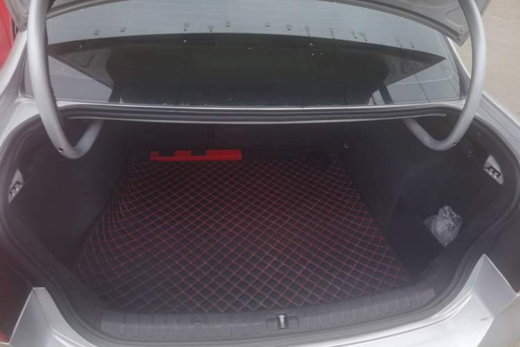 Used Volkswagen Bora 2013 1.6L Manual Comfort Model Trunk