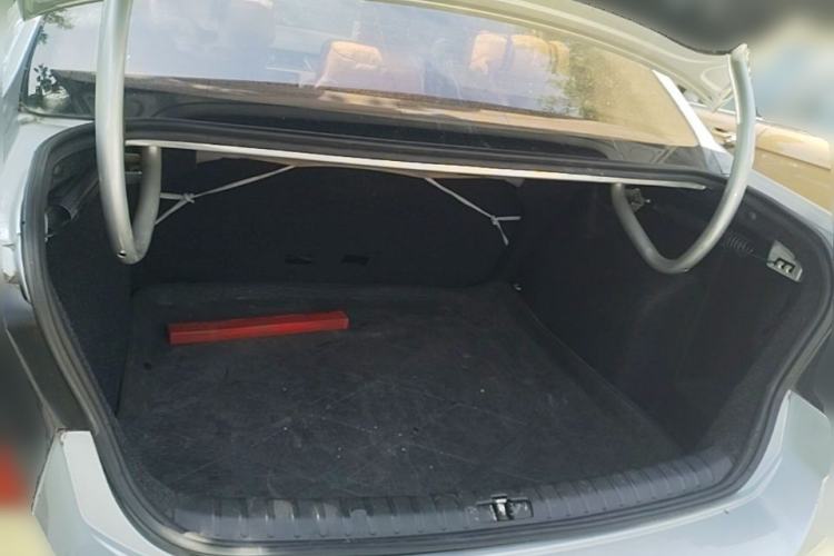 Used Volkswagen Bora 2013 1.6L Automatic Fashion Model Trunk