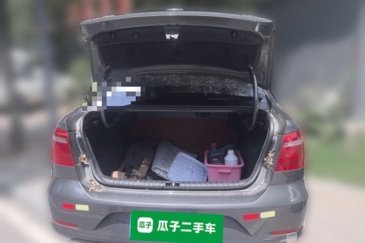 Used Volkswagen Bora 2013 1.6L Manual Fashion Edition Trunk