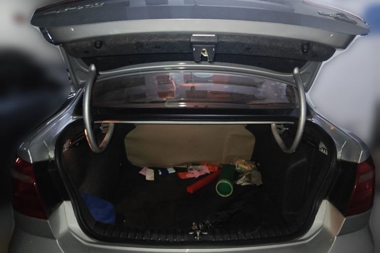 Used Volkswagen Bora 2013 1.6L Automatic Fashion Model Trunk