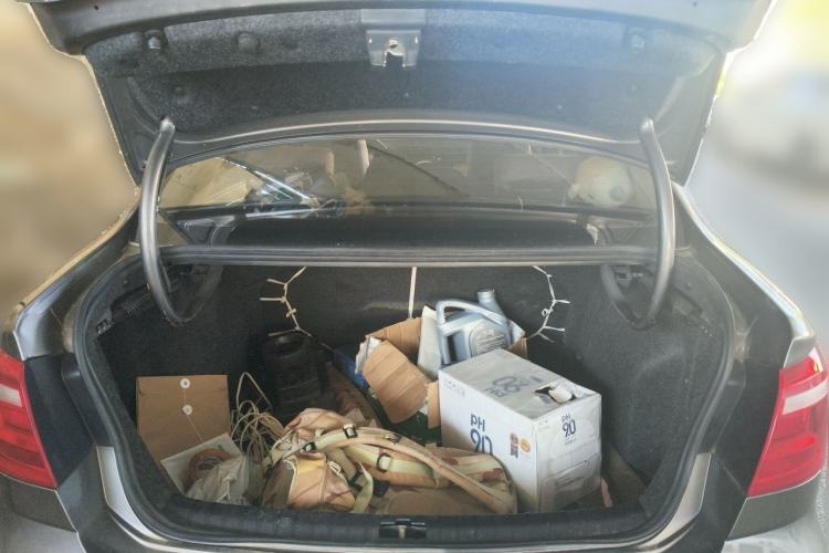 Used Volkswagen Bora 2013 1.6L Manual Fashion Edition Trunk