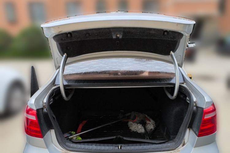 Used Volkswagen Bora 2013 1.6L Manual Fashion Edition Trunk