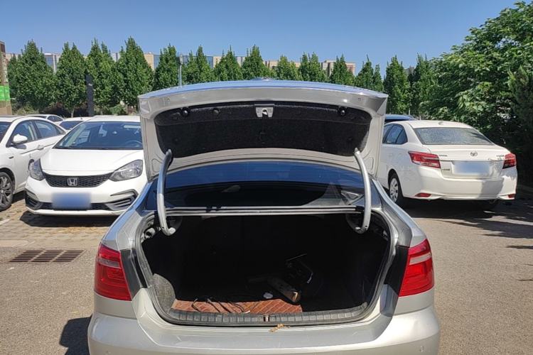 Used Volkswagen Bora 2013 1.6L Automatic Luxury Model Trunk