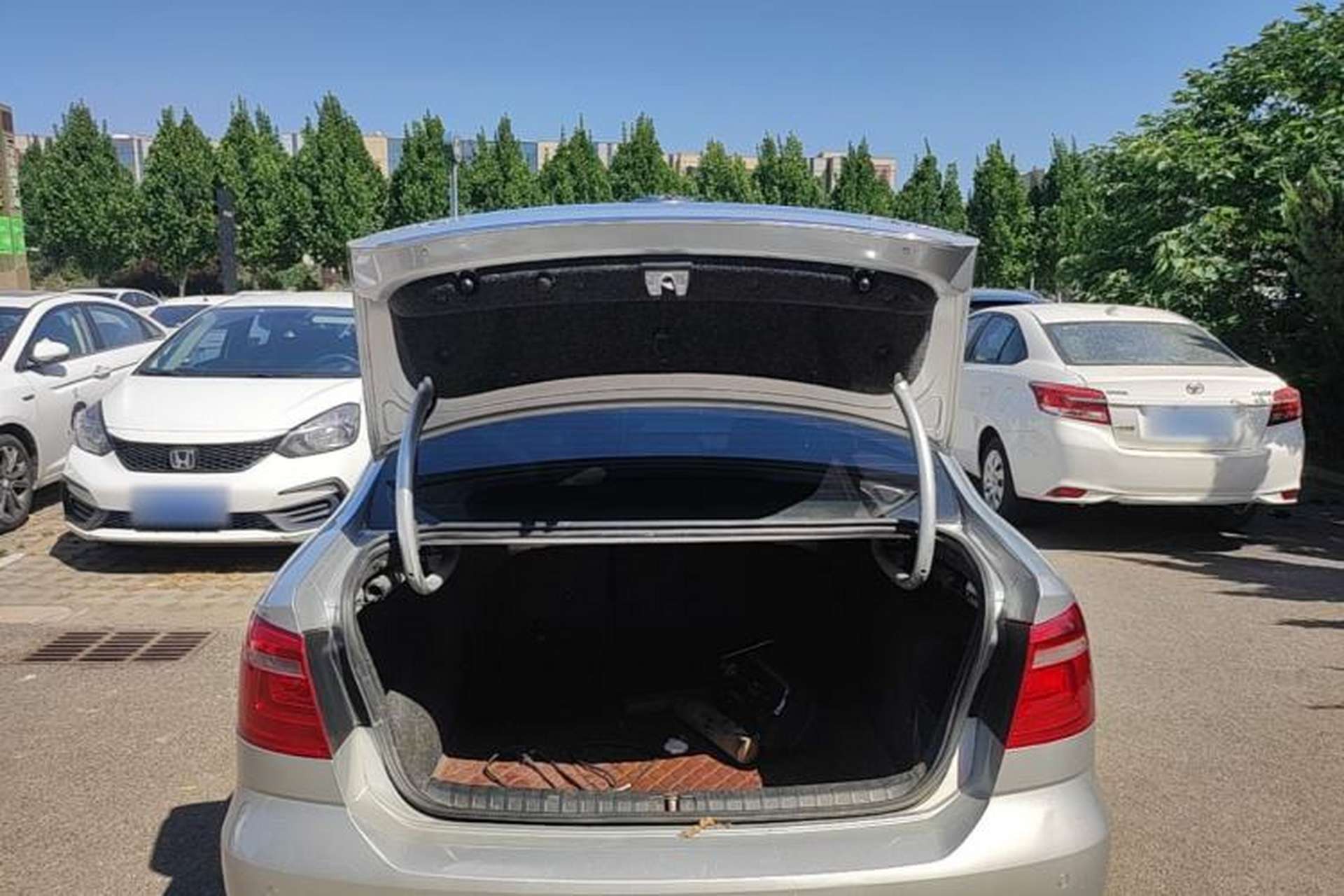 Used Volkswagen Bora 2013 1.6L Automatic Luxury Model Trunk