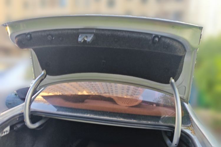 Used Volkswagen Bora 2013 1.6L Automatic Fashion Model Trunk