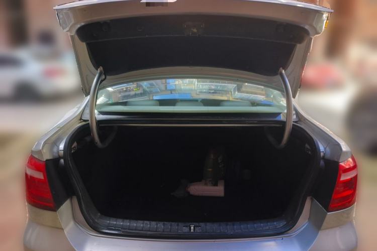 Used Volkswagen Bora 2013 1.6L Automatic Fashion Model Trunk