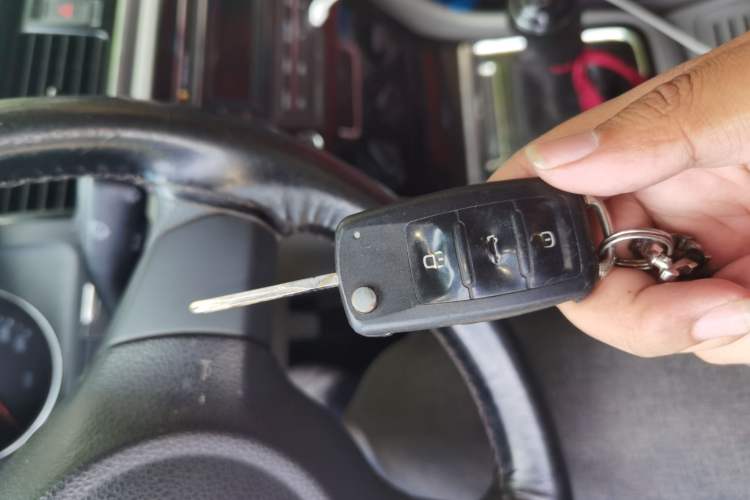 Used Volkswagen Bora 2013 1.6L Manual Fashion Edition Vehicle Key