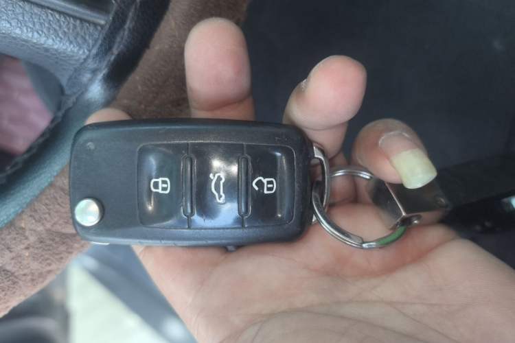 Used Volkswagen Bora 2013 1.6L Manual Fashion Edition Vehicle Key