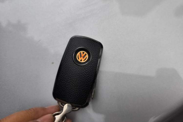 Used Volkswagen Bora 2013 1.6L Automatic Fashion Model Vehicle Key