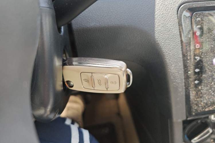 Used Volkswagen Bora 2013 1.6L Automatic Comfort Model Vehicle Key