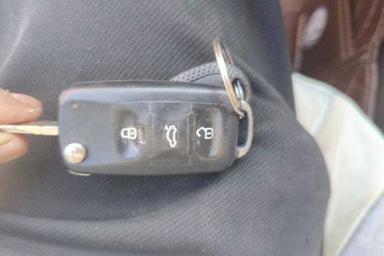 Used Volkswagen Bora 2013 1.6L Manual Comfort Model Vehicle Key
