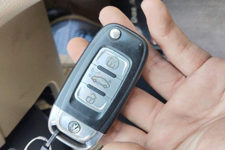 Used Volkswagen Bora 2013 1.6L Automatic Comfort Model Vehicle Key
