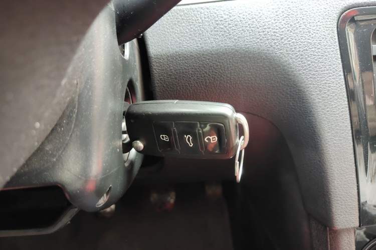 Used Volkswagen Bora 2013 1.6L Manual Comfort Model Vehicle Key