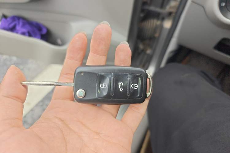 Used Volkswagen Bora 2013 1.6L Manual Fashion Edition Vehicle Key
