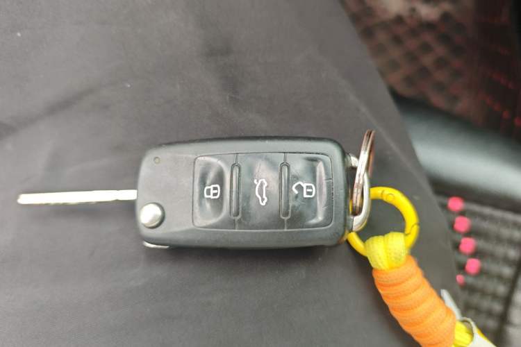 Used Volkswagen Bora 2013 1.6L Automatic Fashion Model Vehicle Key