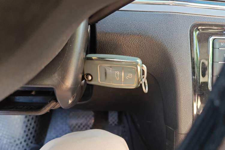 Used Volkswagen Bora 2013 1.6L Automatic Comfort Model Vehicle Key