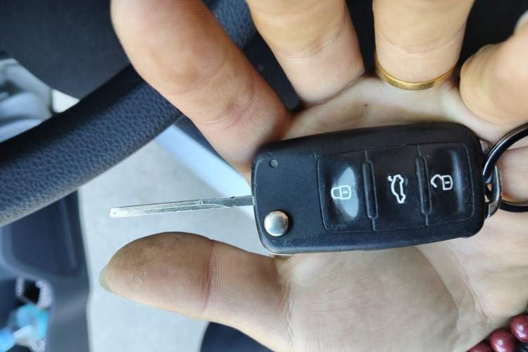 Used Volkswagen Bora 2013 1.6L Manual Fashion Edition Vehicle Key