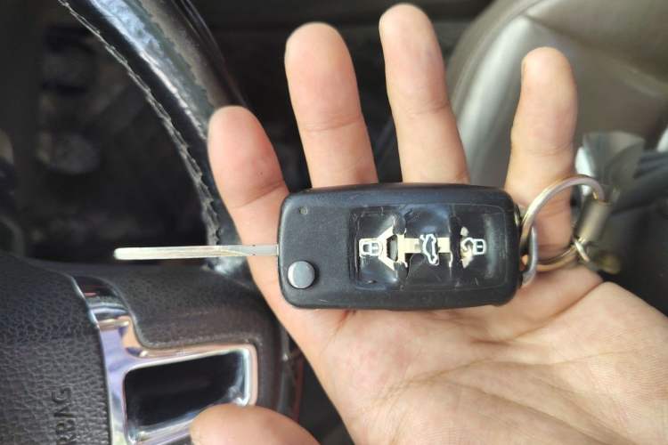 Used Volkswagen Bora 2013 1.6L Manual Comfort Model Vehicle Key
