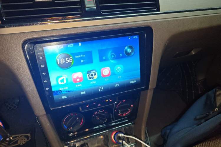Used Volkswagen Bora 2013 1.6L Manual Comfort Model Audio And AC Panel
