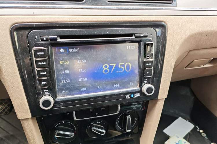 Used Volkswagen Bora 2013 1.6L Manual Comfort Model Audio And AC Panel