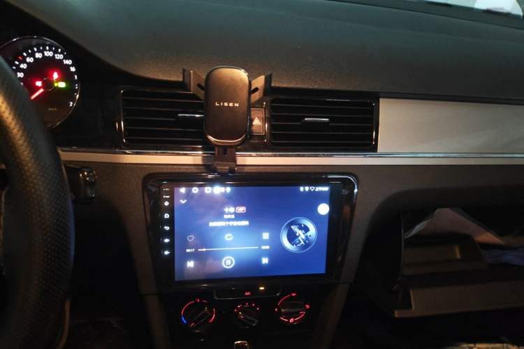 Used Volkswagen Bora 2013 1.6L Automatic Comfort Model Audio And AC Panel