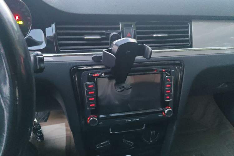 Used Volkswagen Bora 2013 1.6L Automatic Comfort Model Audio And AC Panel