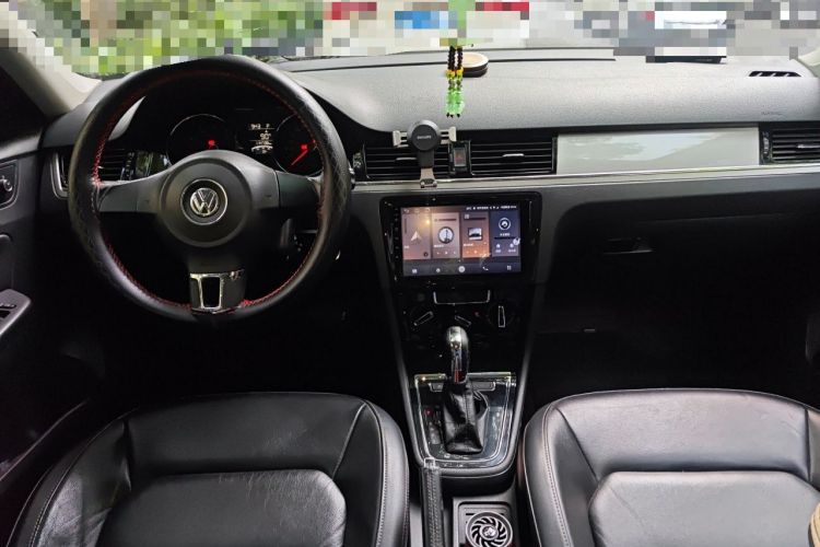 Used Volkswagen Bora 2013 1.6L Automatic Comfort Model Center Console