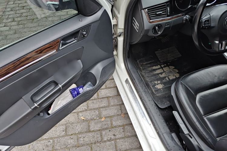 Used Volkswagen Bora 2013 1.6L Automatic Luxury Model Driver Seat