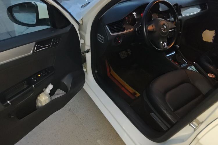 Used Volkswagen Bora 2013 1.6L Automatic Fashion Model Driver Seat
