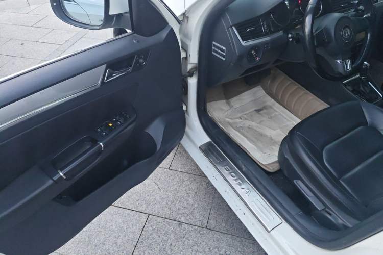 Used Volkswagen Bora 2013 1.6L Automatic Comfort Model Driver Seat