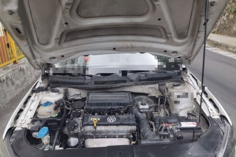 Used Volkswagen Bora 2013 1.6L Manual Fashion Edition Engine Bay