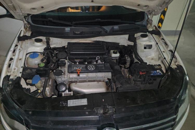 Used Volkswagen Bora 2013 1.6L Automatic Comfort Model Engine Bay
