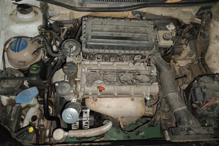 Used Volkswagen Bora 2013 1.6L Automatic Fashion Model Engine Bay