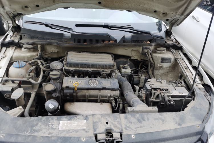 Used Volkswagen Bora 2013 1.6L Manual Fashion Edition Engine Bay