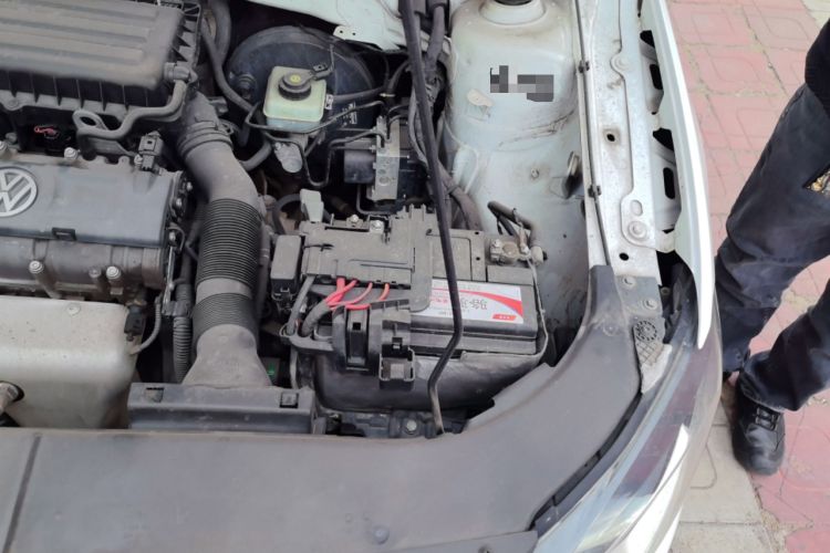 Used Volkswagen Bora 2013 1.6L Manual Comfort Model Engine Bay Left