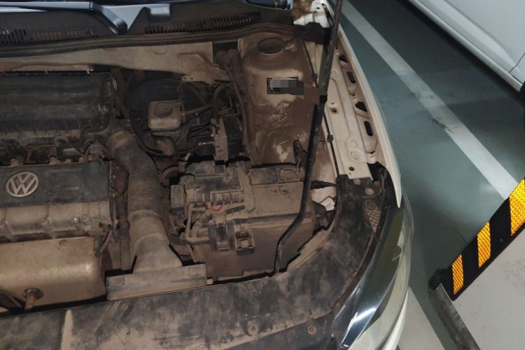 Used Volkswagen Bora 2013 1.6L Manual Comfort Model Engine Bay Left