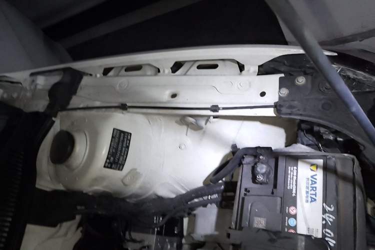 Used Volkswagen Bora 2013 1.6L Automatic Comfort Model Engine Bay Left