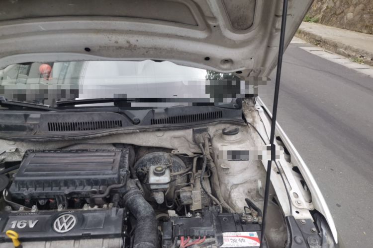 Used Volkswagen Bora 2013 1.6L Manual Fashion Edition Engine Bay Left