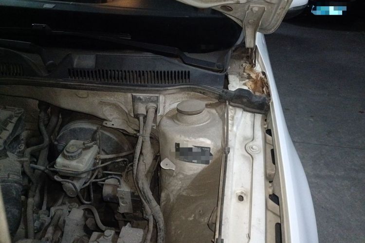 Used Volkswagen Bora 2013 1.6L Manual Comfort Model Engine Bay Left